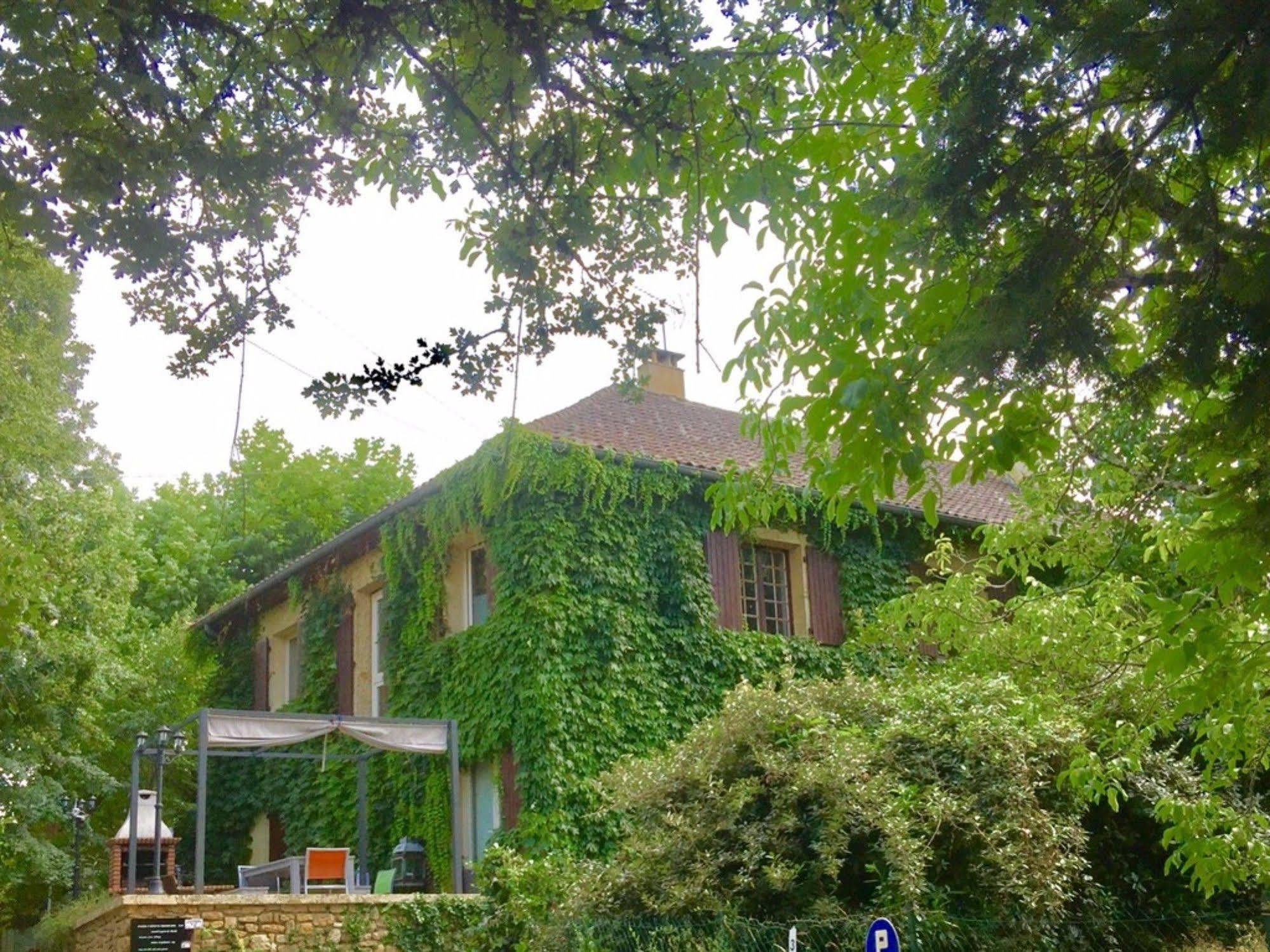 O Clair De Lune Au Coeur De Sarlat - Chambres Climatisees - Parking Prive - Piscine Chauffee - Spa Et Massages Dış mekan fotoğraf