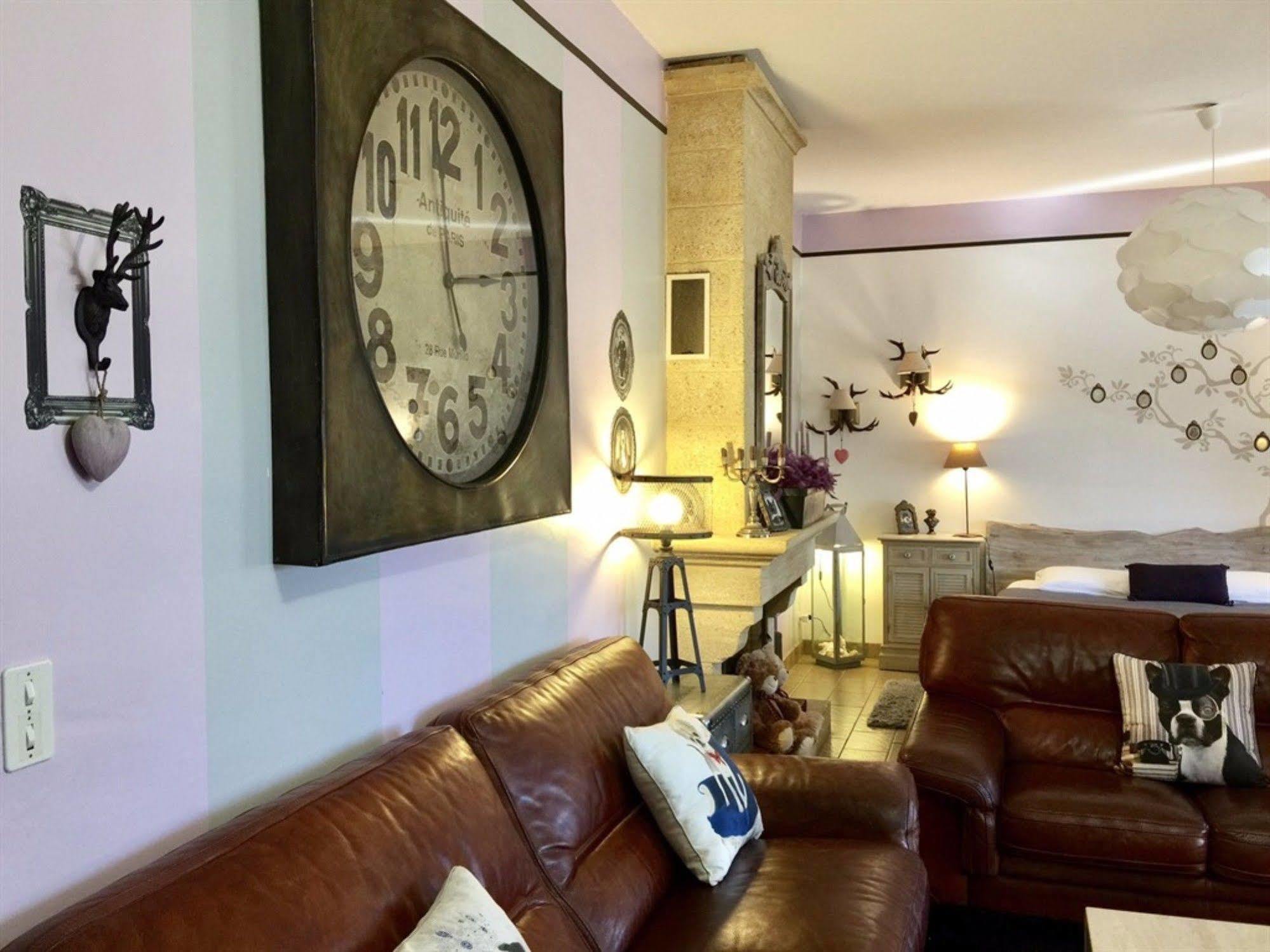 O Clair De Lune Au Coeur De Sarlat - Chambres Climatisees - Parking Prive - Piscine Chauffee - Spa Et Massages Dış mekan fotoğraf